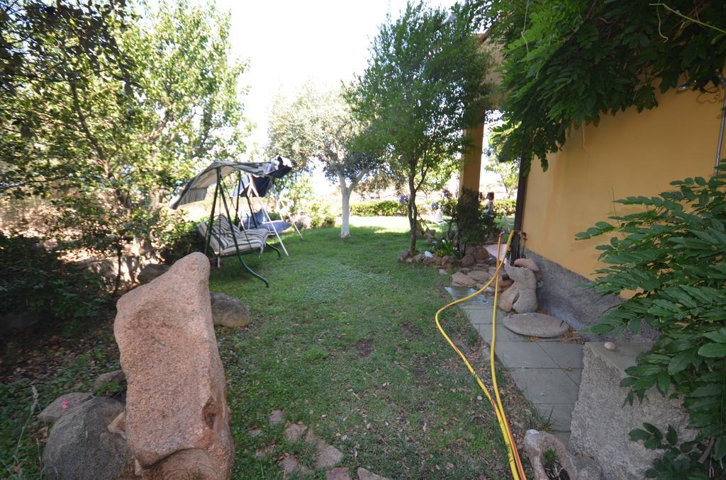 Appartamenti Salusai Trinità dʼAgultu Exterior foto